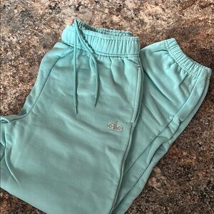 ALO Yoga Accolades sweatpants